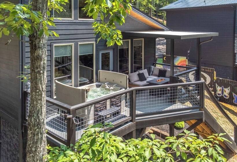 Smokies Modern Escape