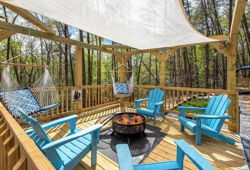 Smokies Modern Escape