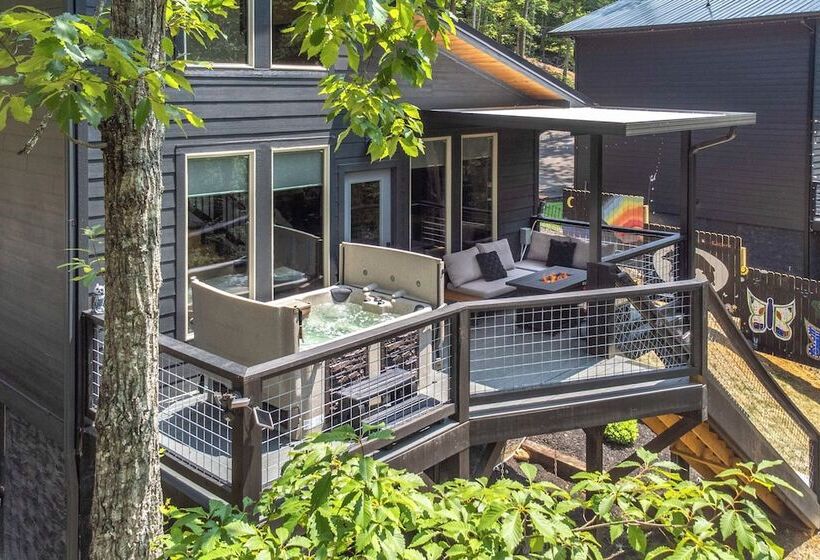 Smokies Modern Escape