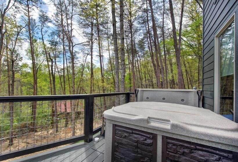 Smokies Modern Escape