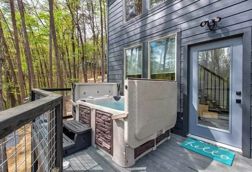 Smokies Modern Escape