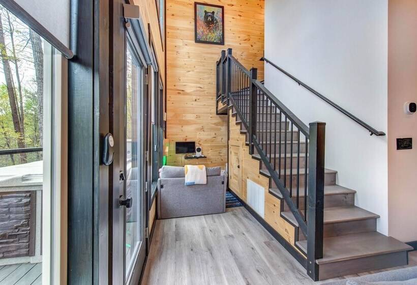 Smokies Modern Escape