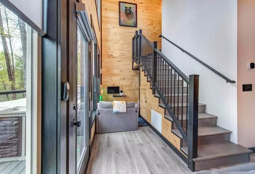 Smokies Modern Escape