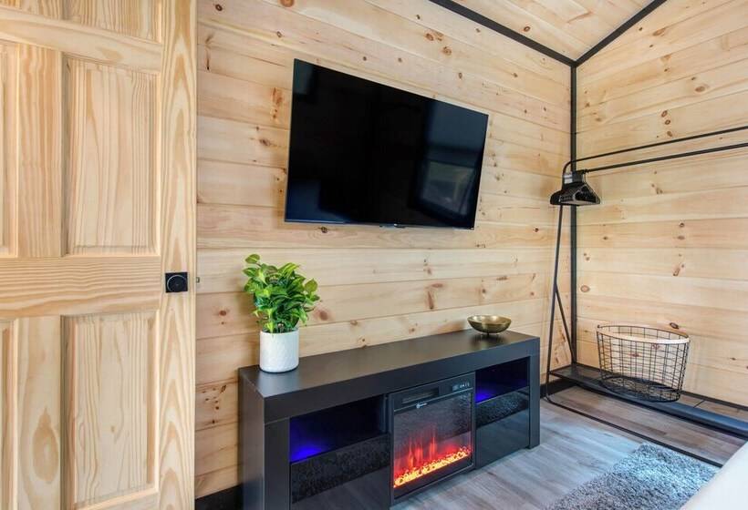 Smokies Modern Escape