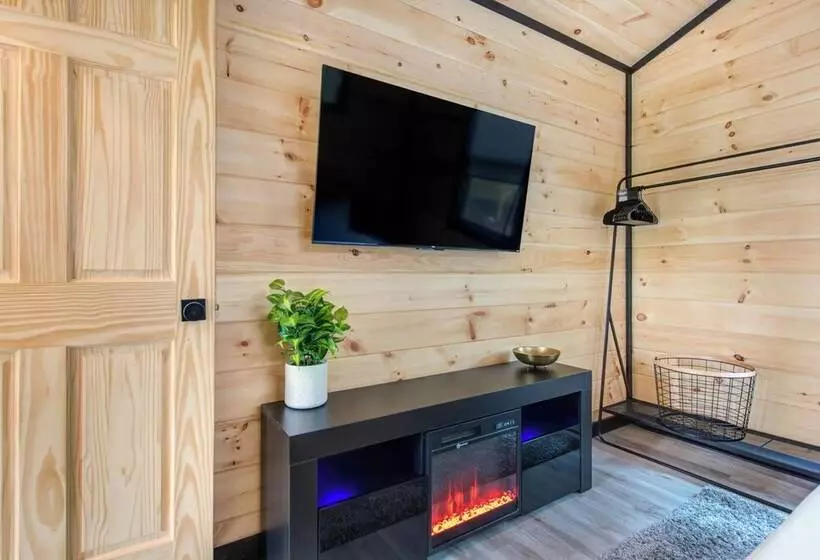 Smokies Modern Escape