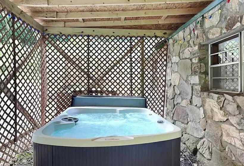 Stone Creek Cottage