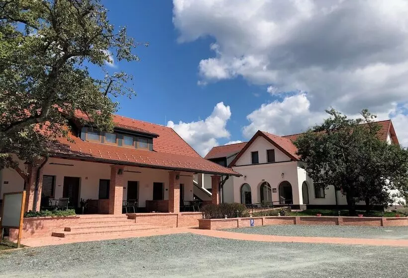 Tündérkert Panzió őrség