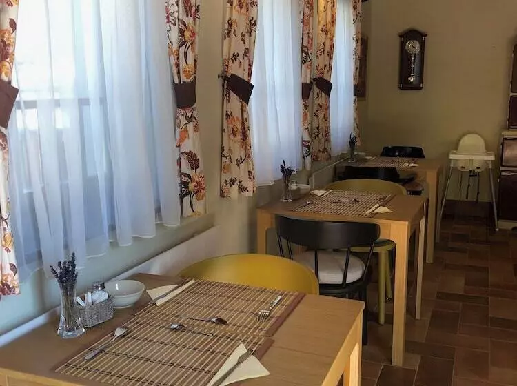 Tündérkert Panzió őrség