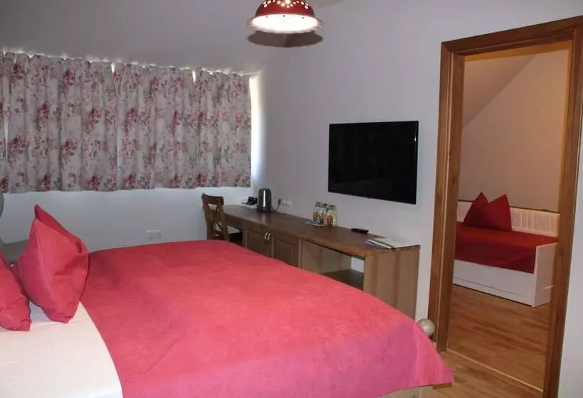 Tündérkert Panzió őrség