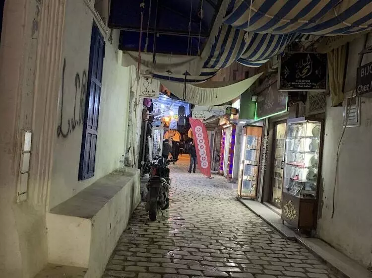 Aamiaismajoitus (B&B) Dar Lola