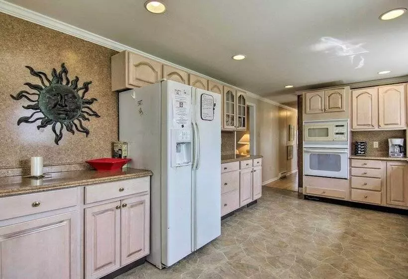 Charming Painter Home W/ Chesapeake Bay Views