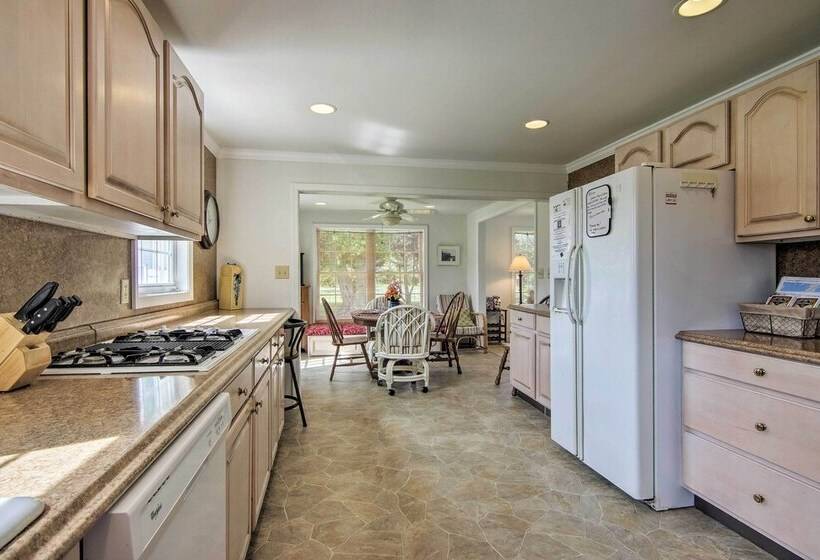 Charming Painter Home W/ Chesapeake Bay Views