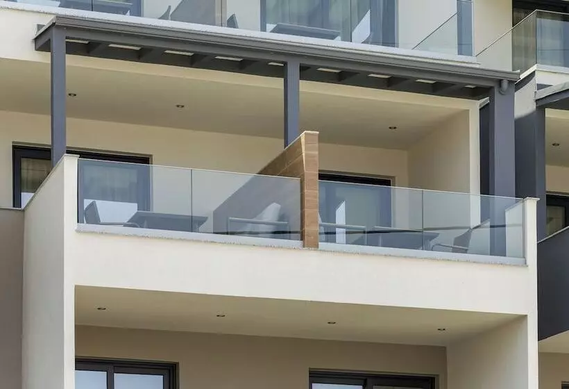 Costa De Luxe Suites