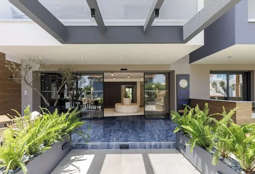 Costa De Luxe Suites