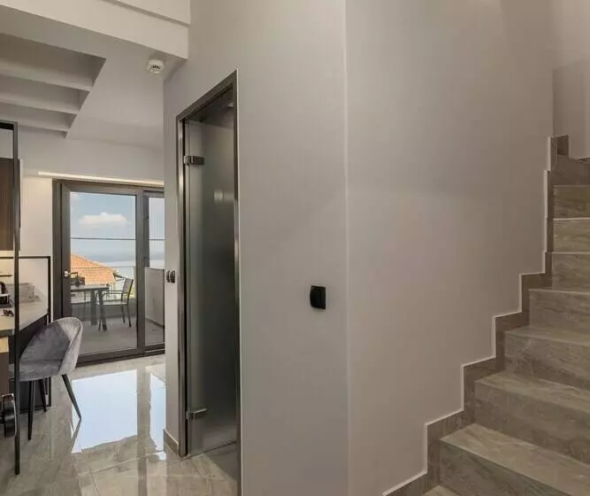 Costa De Luxe Suites