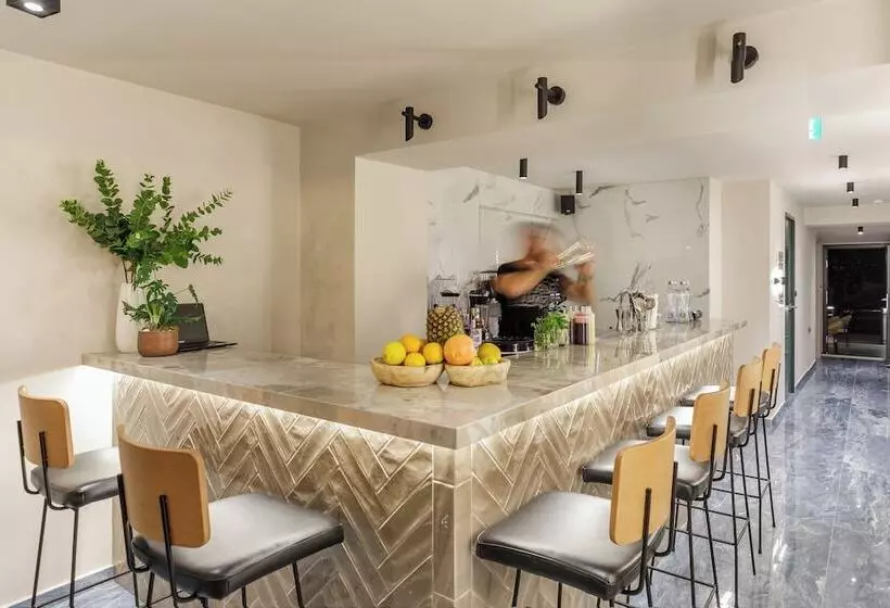 Costa De Luxe Suites