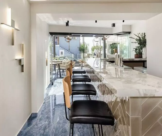 Costa De Luxe Suites