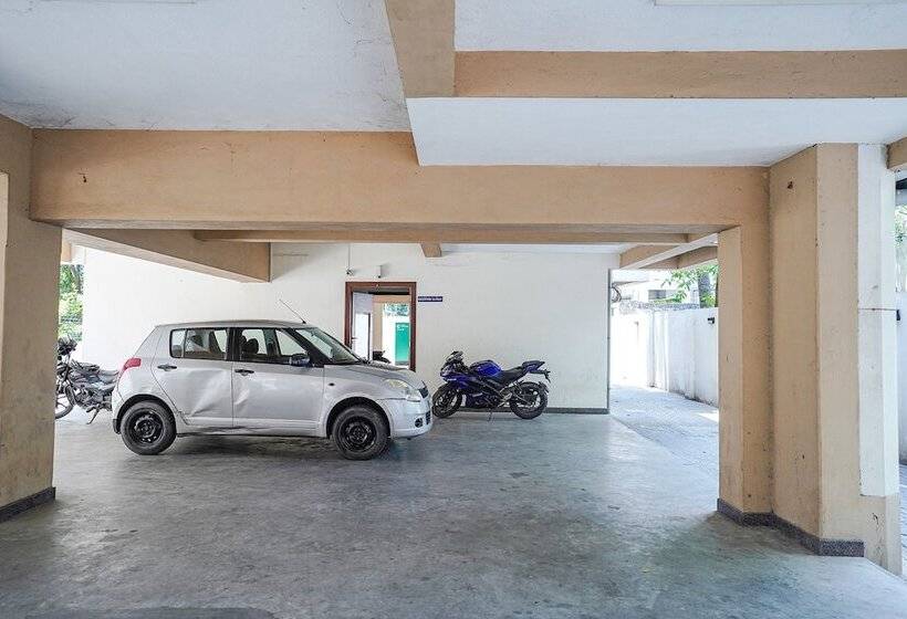 Fabhotel Home Tree Service Apartment