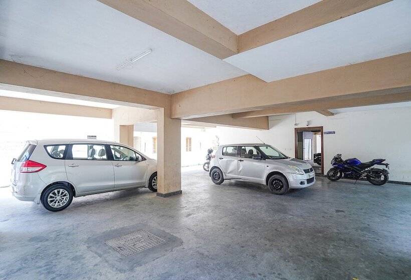 Fabhotel Home Tree Service Apartment