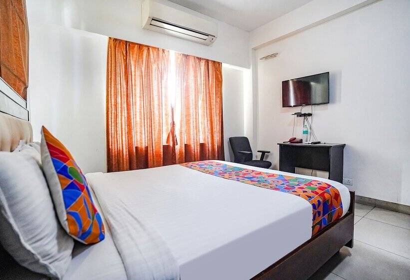 Fabhotel Home Tree Service Apartment