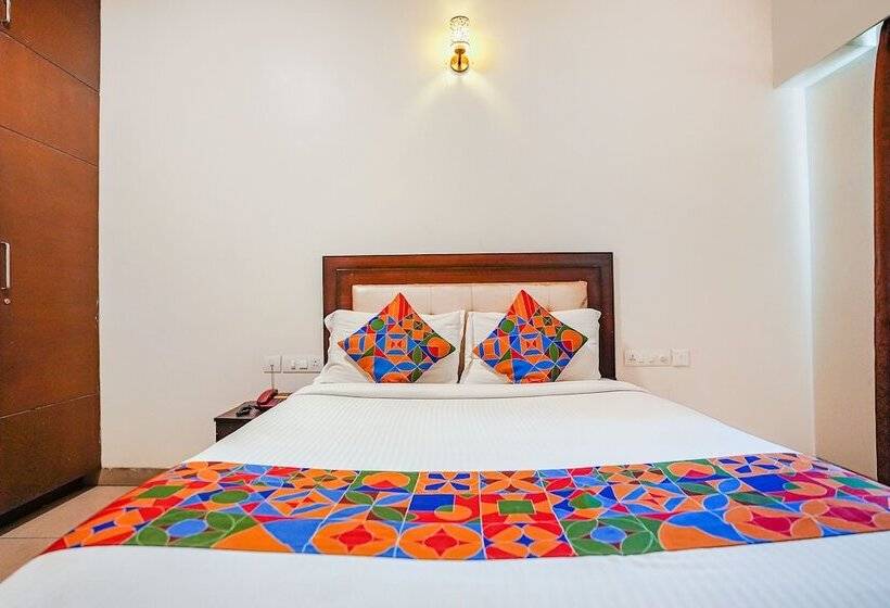 Fabhotel Home Tree Service Apartment