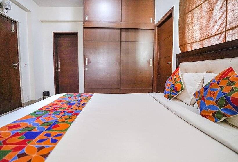 Fabhotel Home Tree Service Apartment