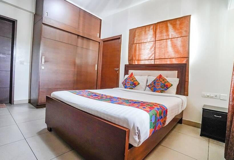 Fabhotel Home Tree Service Apartment