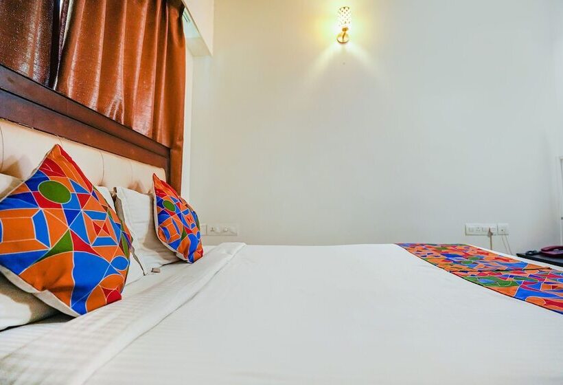 Fabhotel Home Tree Service Apartment