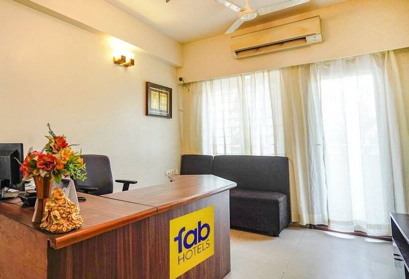 Fabhotel Home Tree Service Apartment