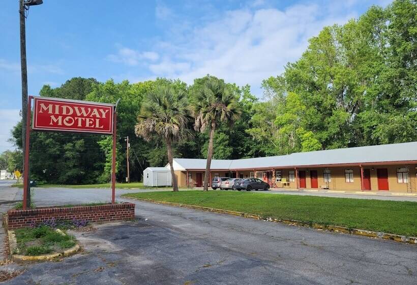 Harikrishna Midway Motel