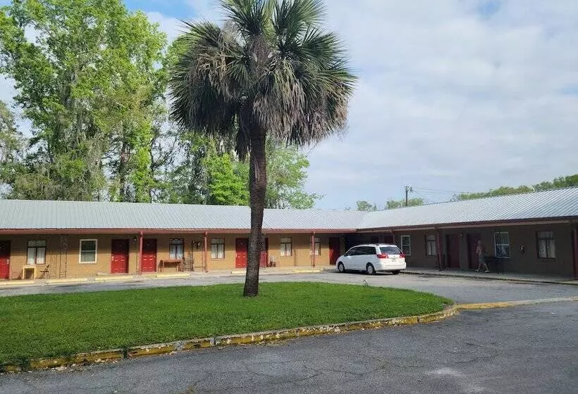 Harikrishna Midway Motel