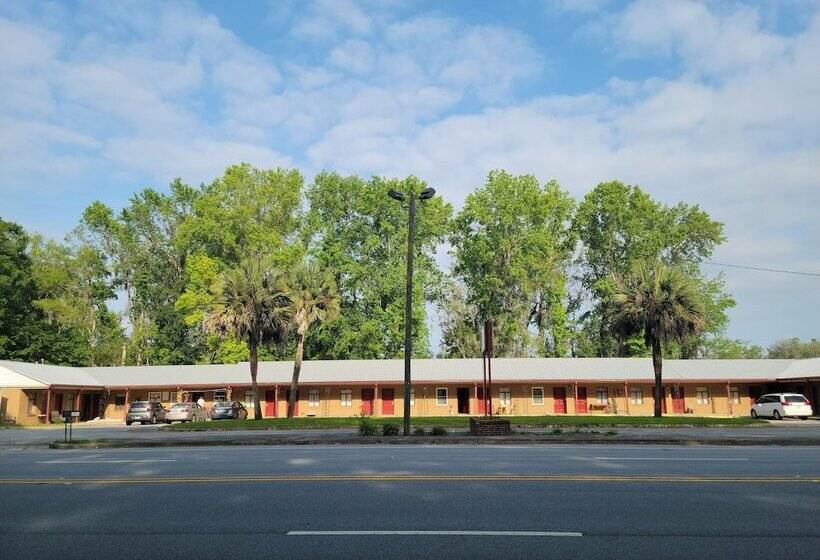 Harikrishna Midway Motel