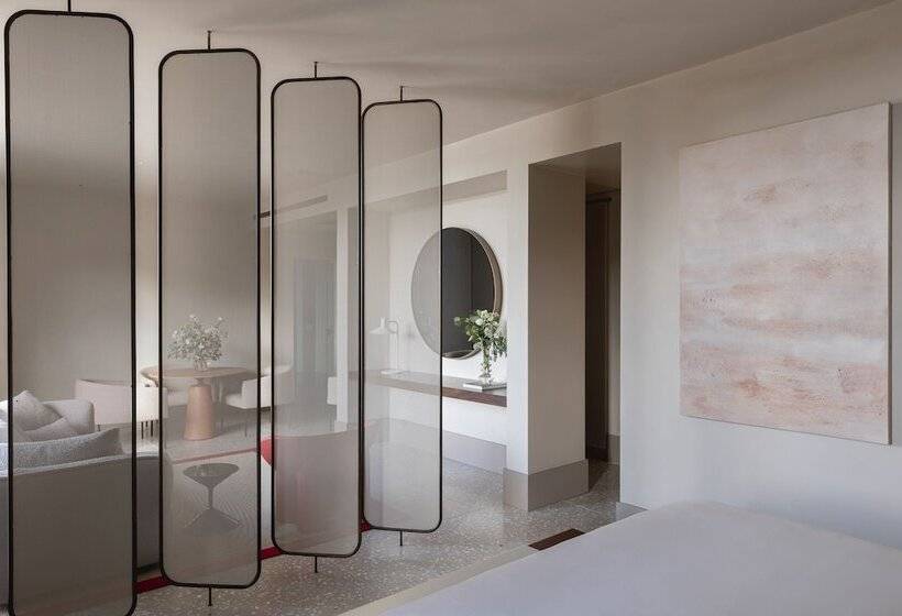 簡易ホテル La Roqqa