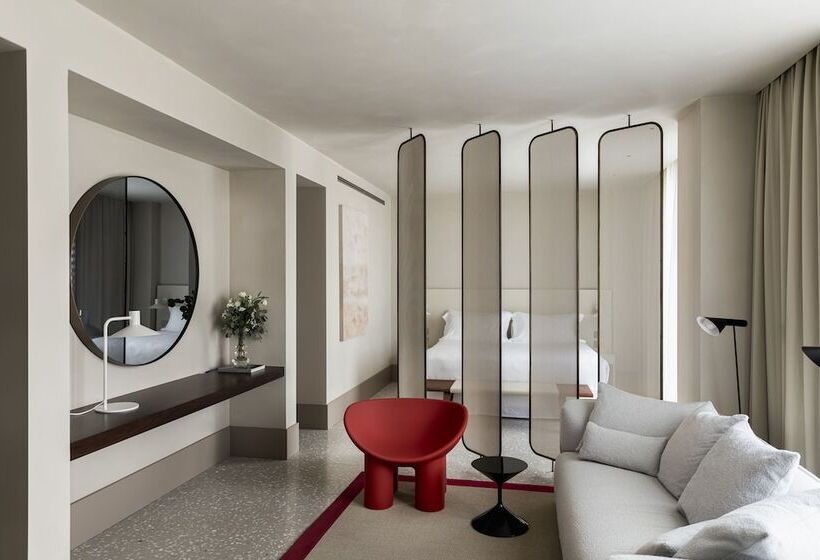 簡易ホテル La Roqqa