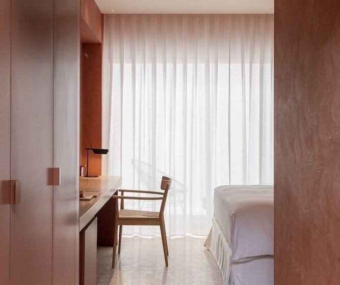 簡易ホテル La Roqqa