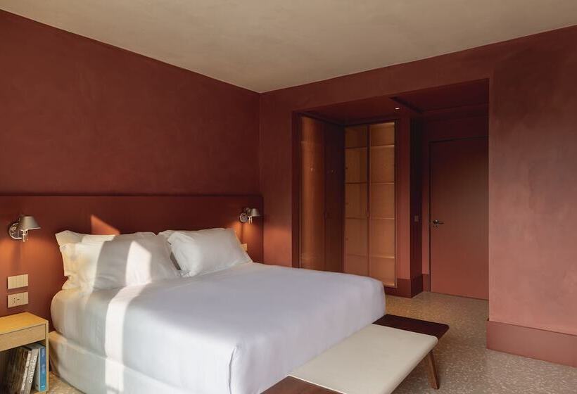 簡易ホテル La Roqqa