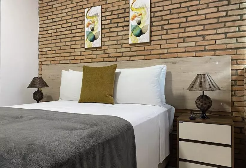 ホテル B & A Suites Inn