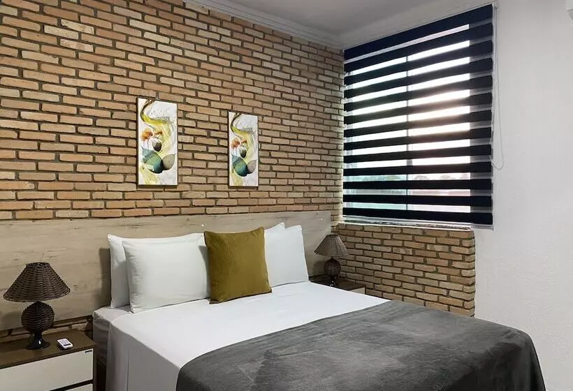 ホテル B & A Suites Inn