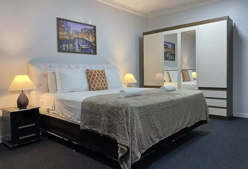 ホテル B & A Suites Inn