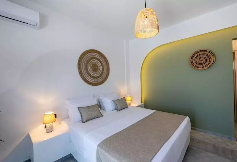 هتل Bonsai Luxury Suites