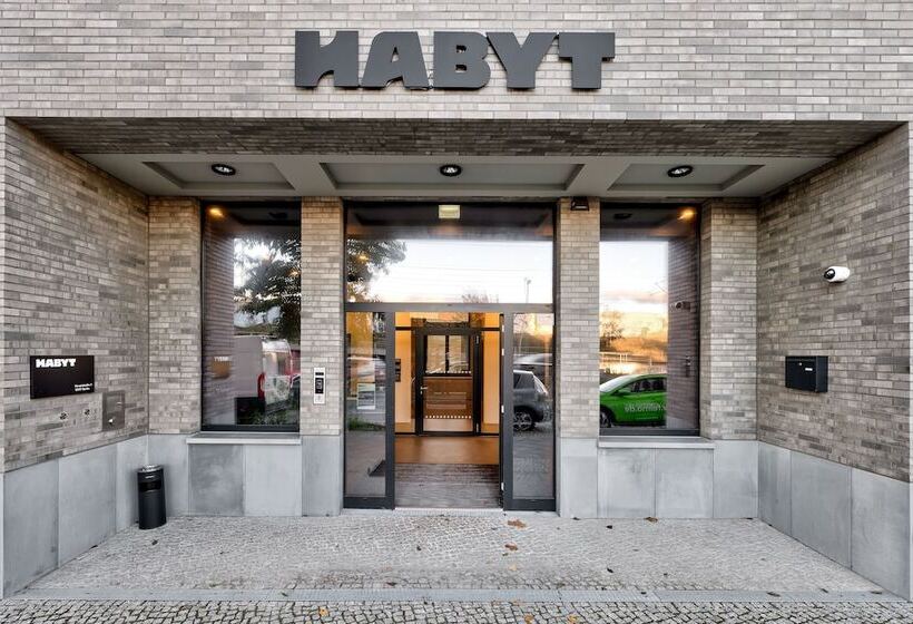 هتل Habyt The Waterfront