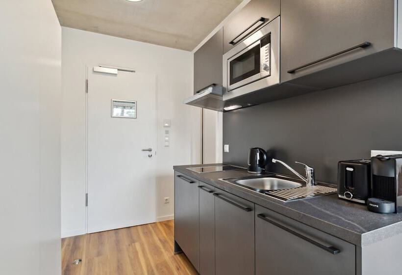 هتل Habyt The Waterfront