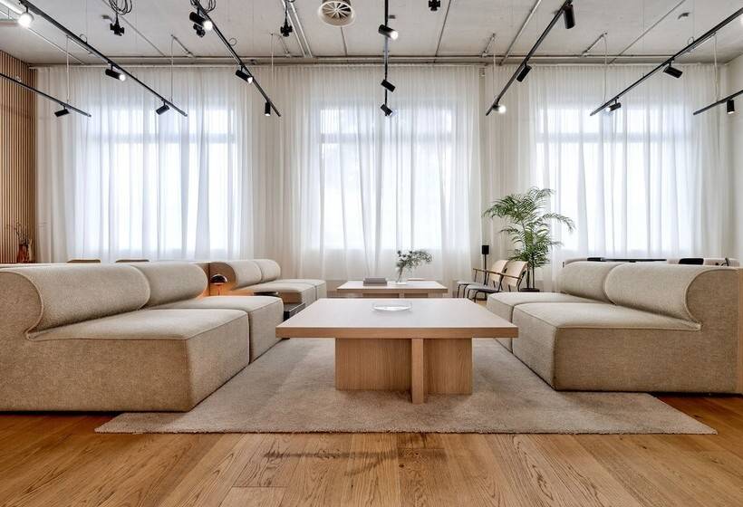 هتل Habyt The Waterfront