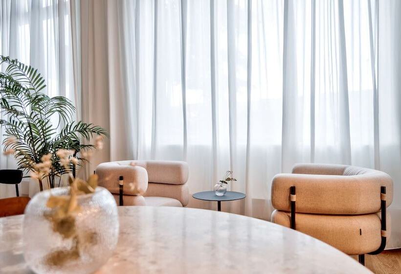 هتل Habyt The Waterfront