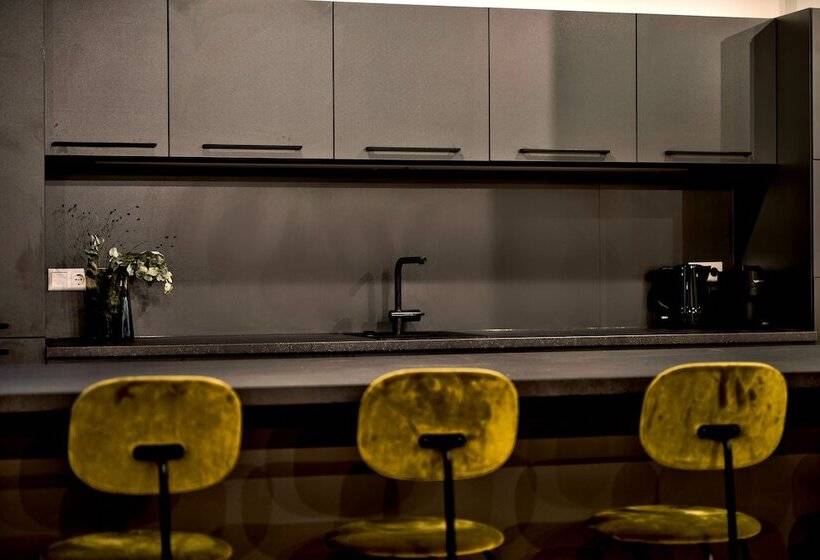 هتل Habyt The Waterfront