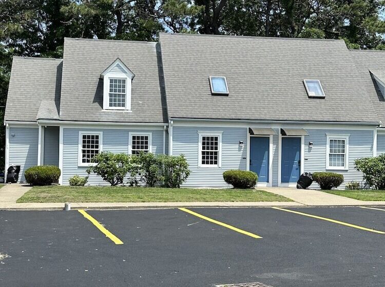 فندق Harborside Suites