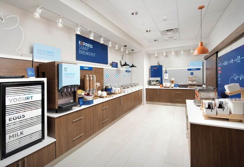 בית מלון כפרי Holiday Inn Express & Suites Dry Ridge, An Ihg