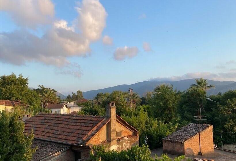 In Ephesus Hotel And Art Galery