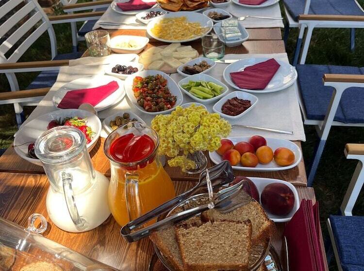 In Ephesus Hotel And Art Galery