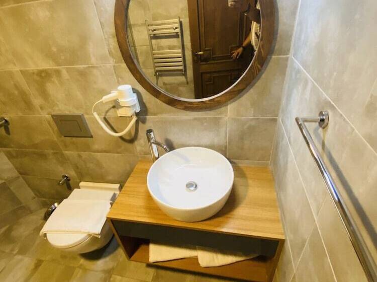 In Ephesus Hotel And Art Galery